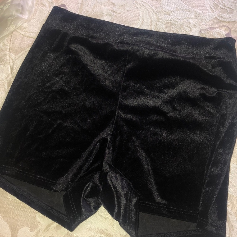 Black high wasted velvet shorts